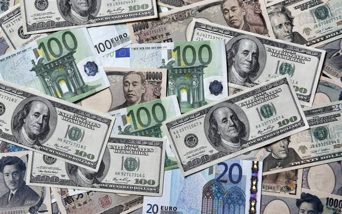 سعر الدولار الوم