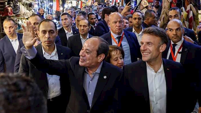 الرئيس السيسي مع إيمانويل ماكرون