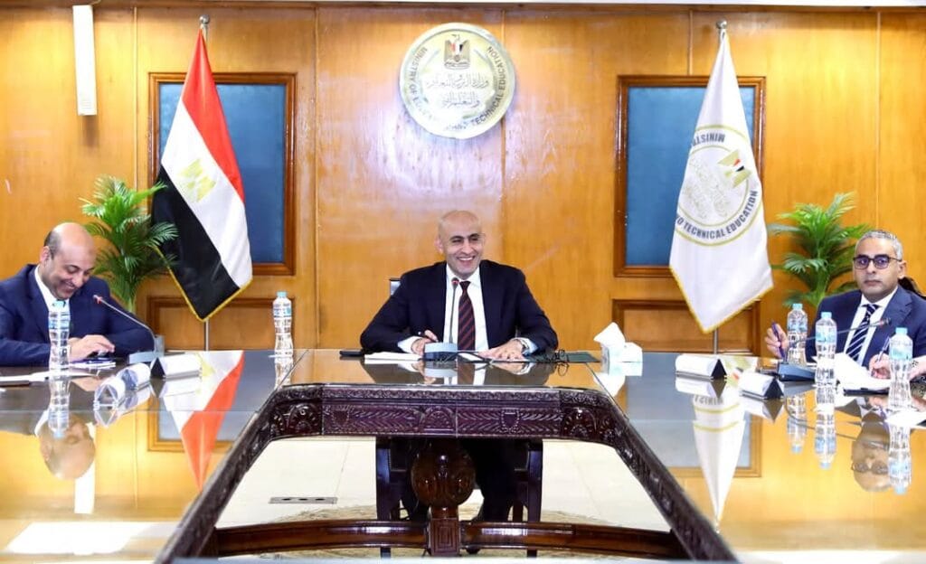محمد عبد اللطيف وزير التربية والتعليم