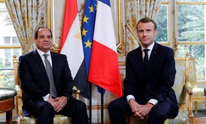 الرئيس السيسي ونظيره إيمانويل ماكرون