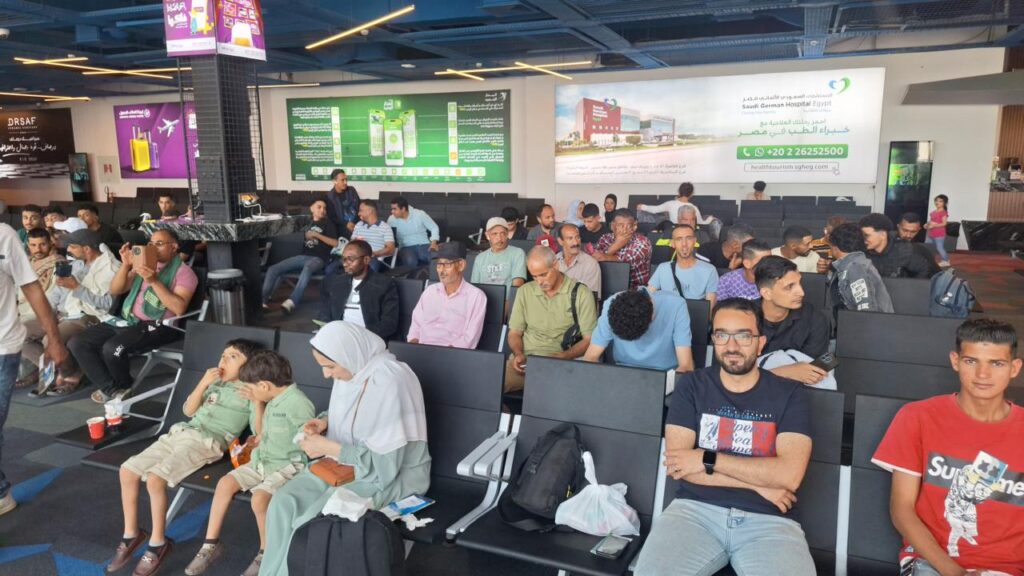 71 مواطنًا مصريًا من ليبيا