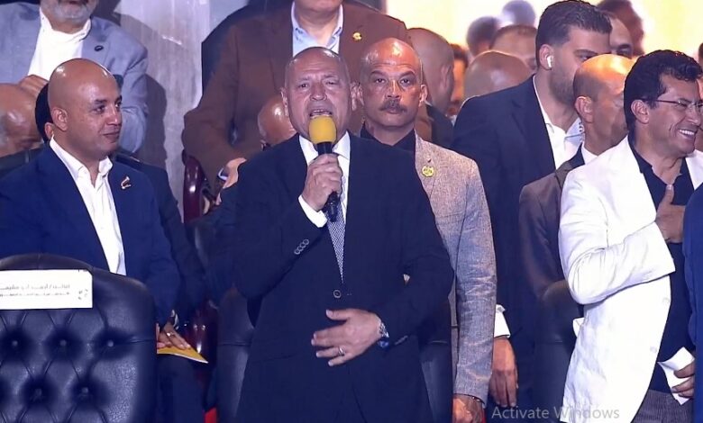محافظ القاهرة في احتفال بطولة حزب الشعب الجمهوري لكرة القدم