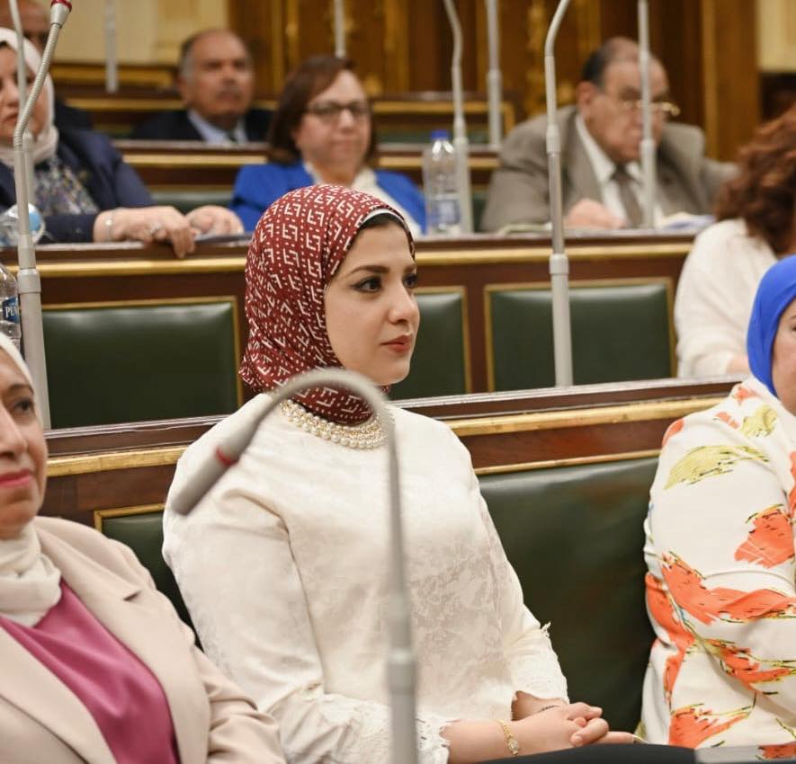 غادة قنديل