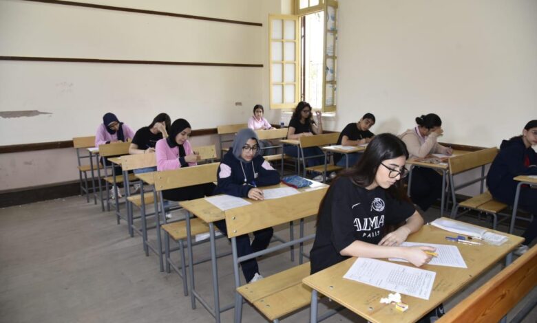 امتحانات الصف الثالث الاعدادي