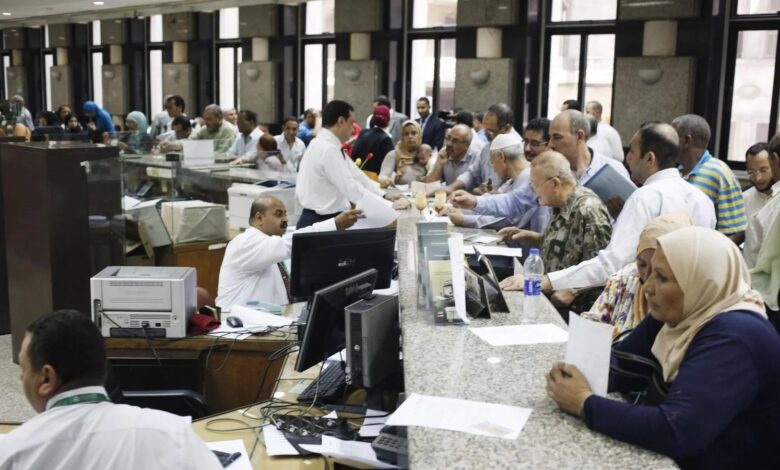 استئناف عمل الموظفين