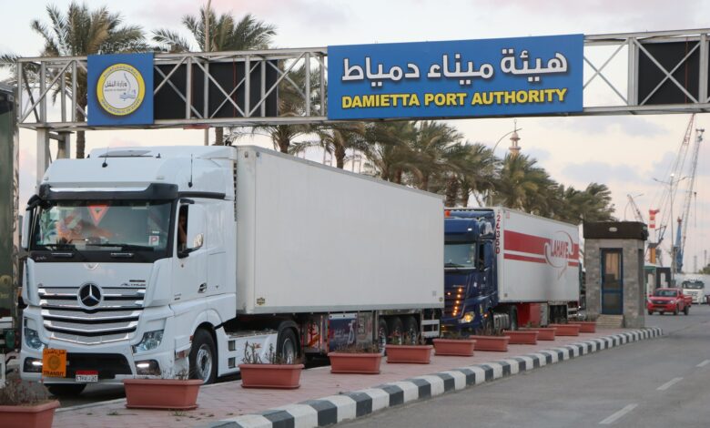 ميناء دمياط